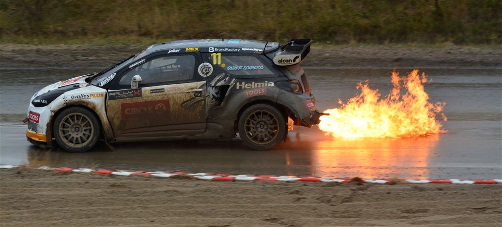 Turboen sagde farvel og næsten tak, hvorefter Oliver Solberg mistede finaleføringen i SuperCar